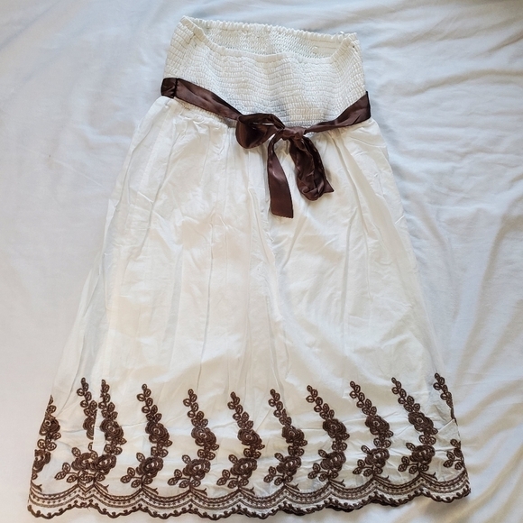 Vintage Dynamite Embroidered A-line Strapless Smocked Scallop Hem Dress White - Picture 6 of 11